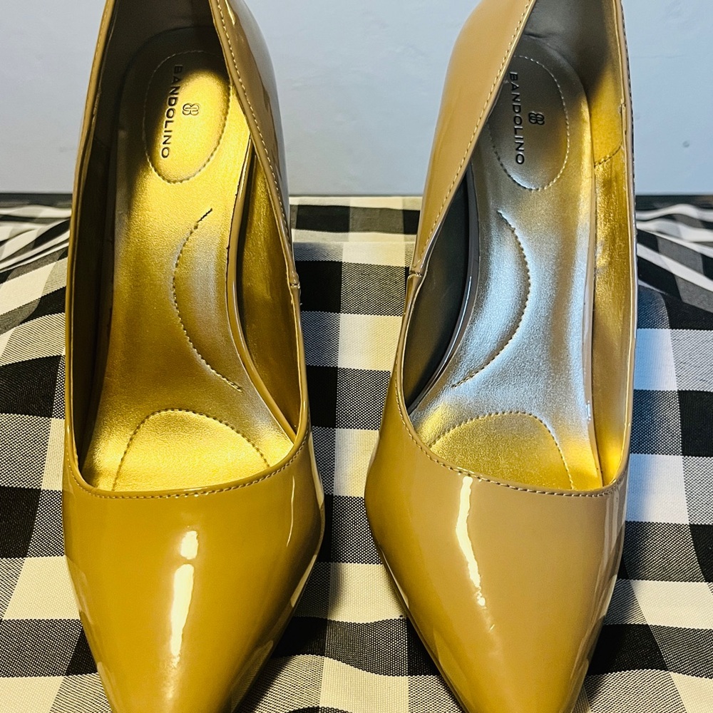 Bandolino brand - Natural Color High-Heeled Pumps with Glossy Finish
